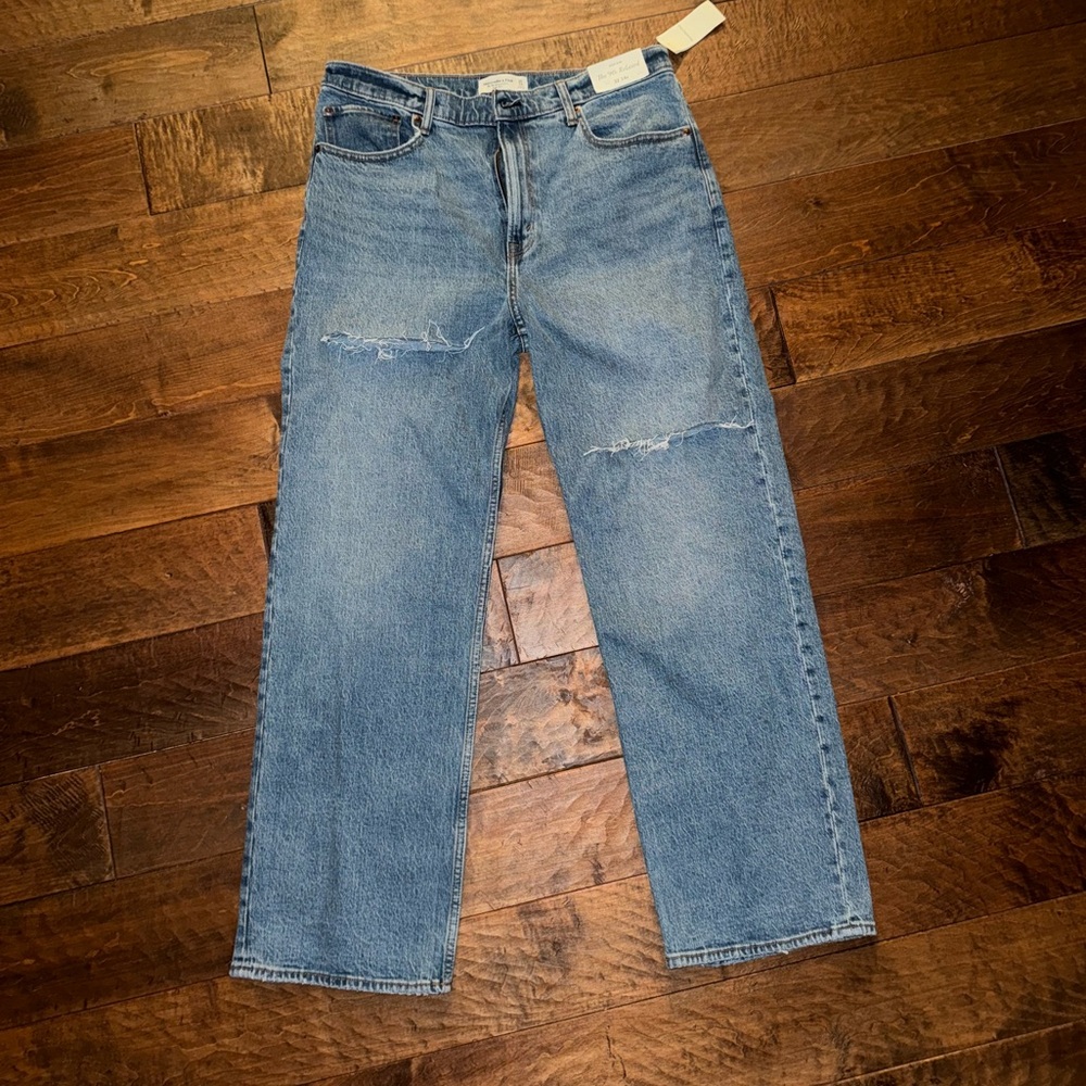 Abercrombie 90s relaxed high rise ripped jeans